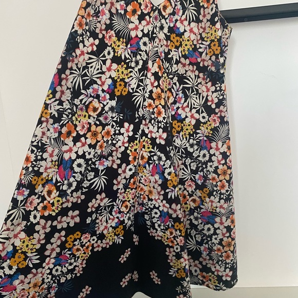 Zara Floral Mini Swing Dress Size Medium - Picture 6 of 9